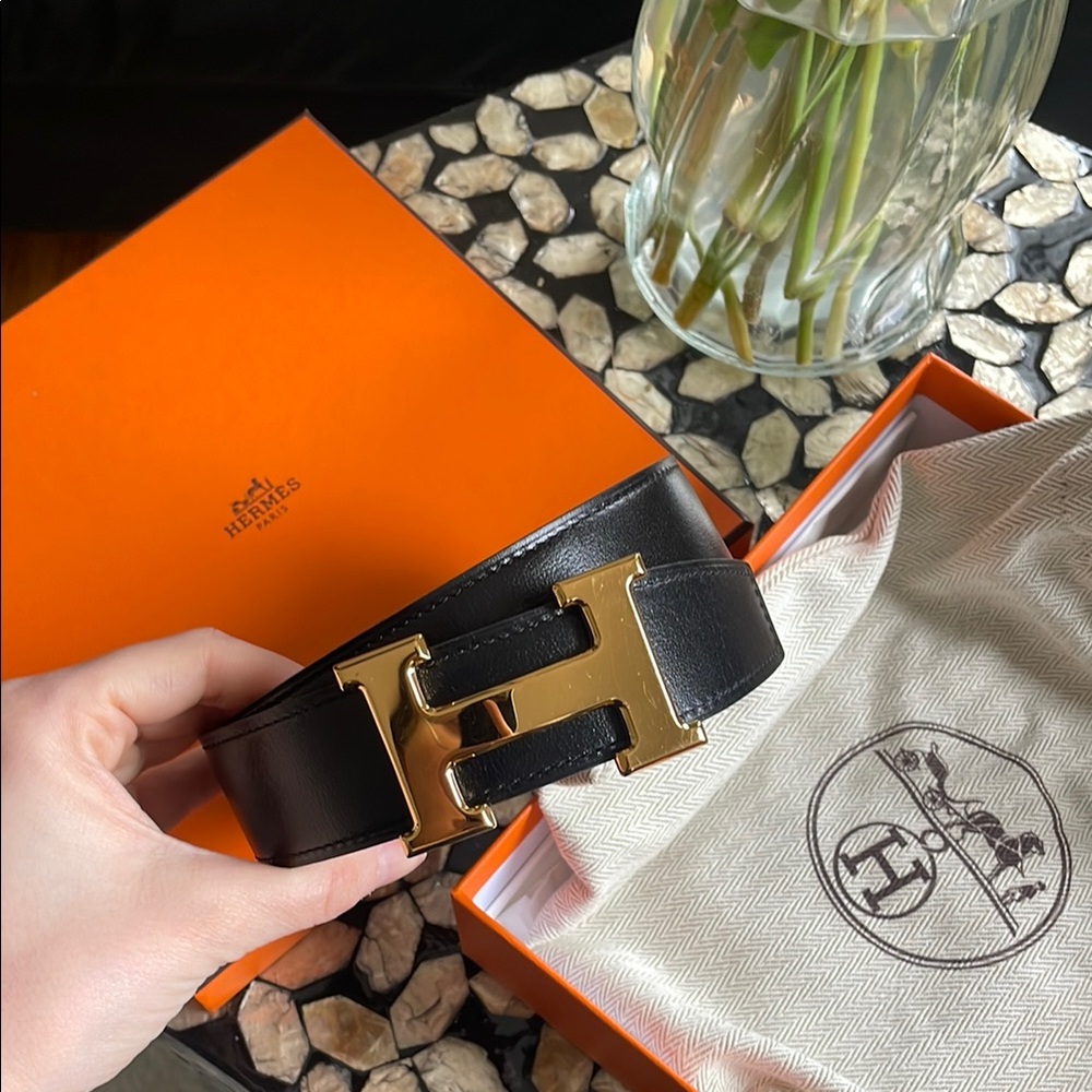 H belt buckle & Reversible leather strap